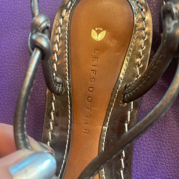 LEIFSDOTTIR sz6 silver gunmetal thing sandals leather - Picture 2 of 4